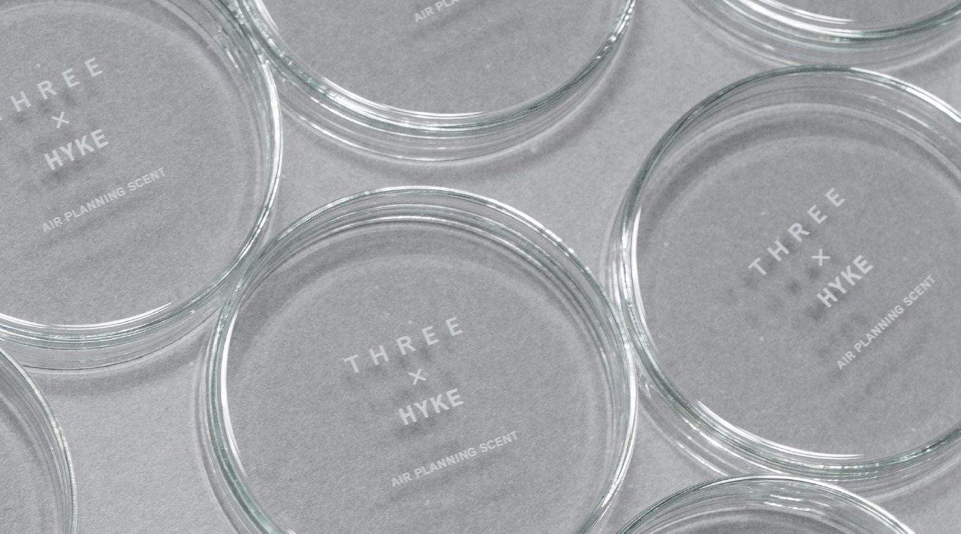 THREE × HYKE AIR PLANNING SCENT REVERSIBILITY