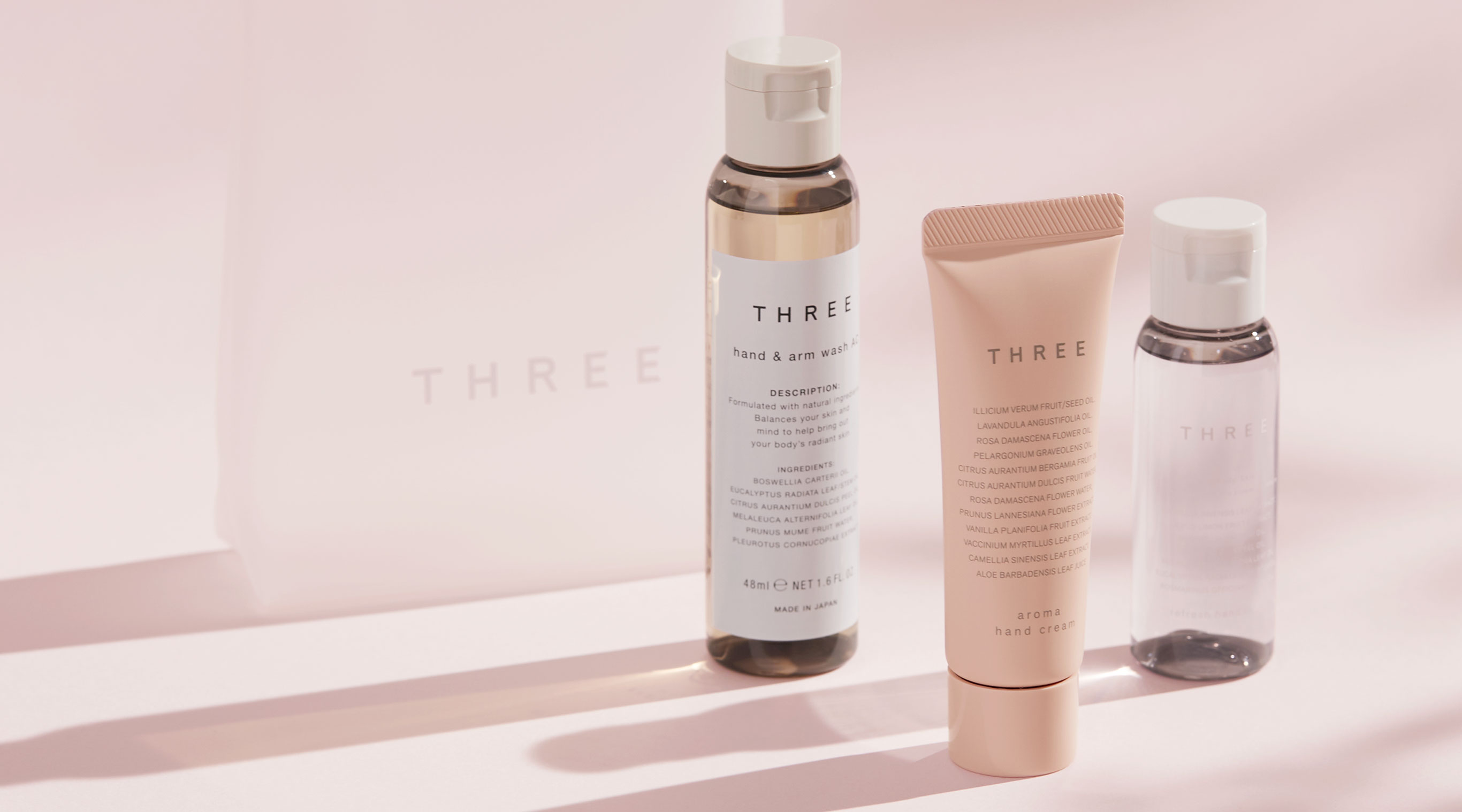 THREE PORTABLE HAND CARE KIT3つのハンドケアを、新生活の手と手へ。 | THREE（スリー）
