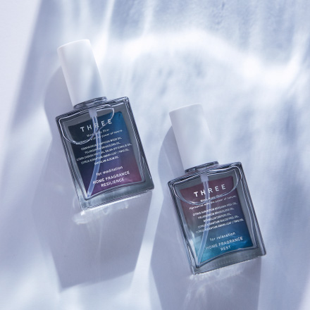 2022 HOLIDAY MAKEUP COLLECTIONPUSH THE SKY AWAY | THREE
