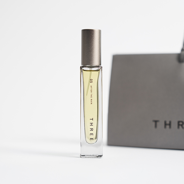 THREE エッセンシャルセンツ R