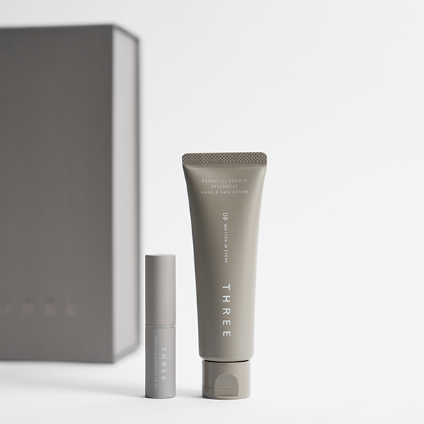 THREE エッセンシャルセンツ ハンドクリーム ＆ リップ バー セット
