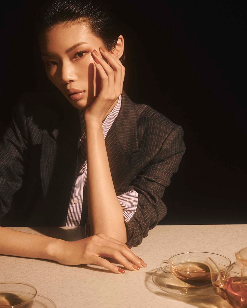 THREE 2026 SPRING COLLECTION モデル 黒背景 2