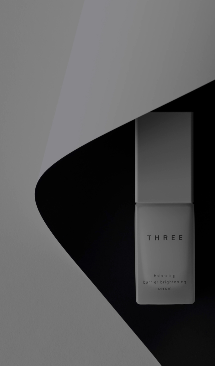 THREE バランシング バリア ブライトニング セラム サブビジュアル 2