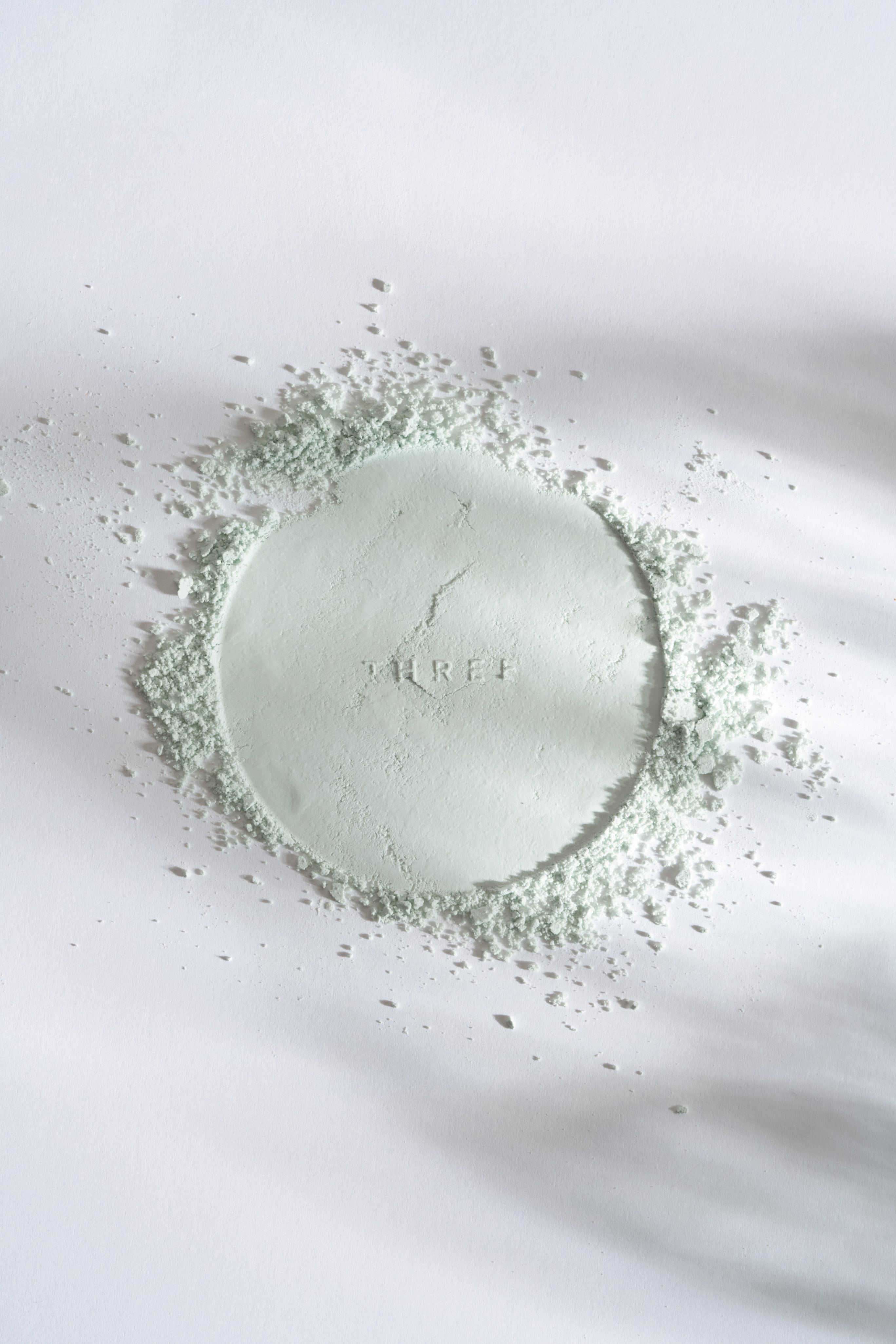 THREE ベースメイク 2026 アドバンスドエシリアルスムースオペレータールースパウダー X04 粉 2