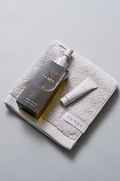 THREE オリジナル ミニフェイスタオル＋ウォッシュ ミニチュア サンプル