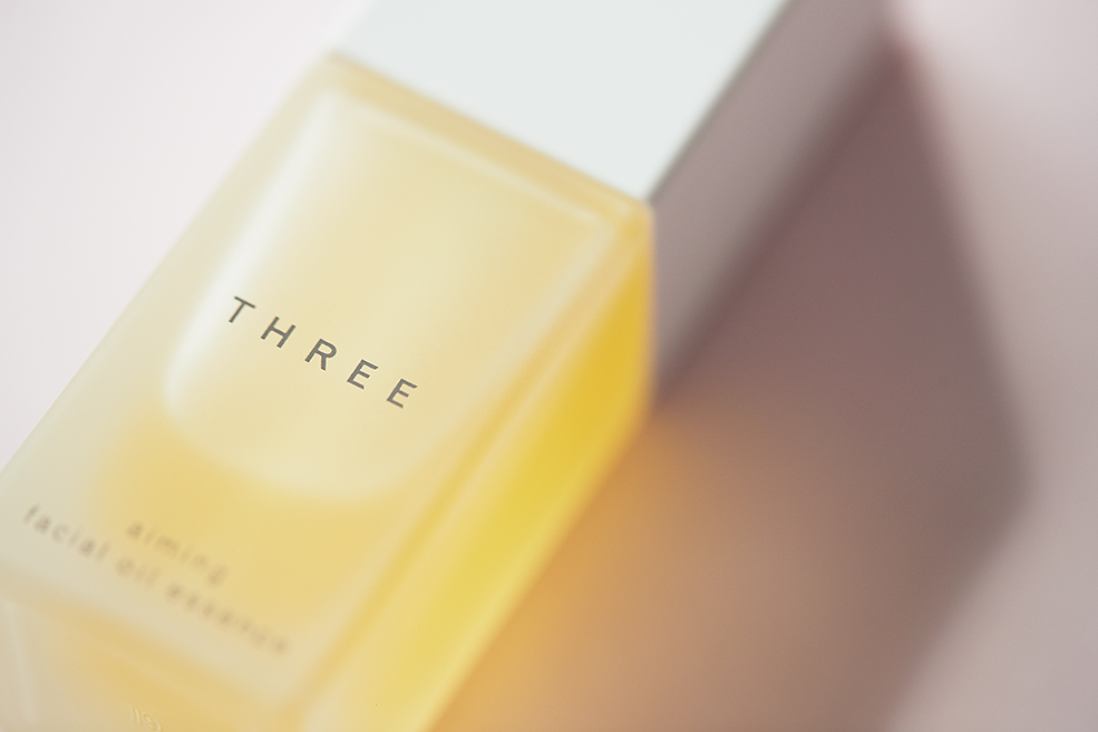 THREEのエイジングケアライン「エミング」