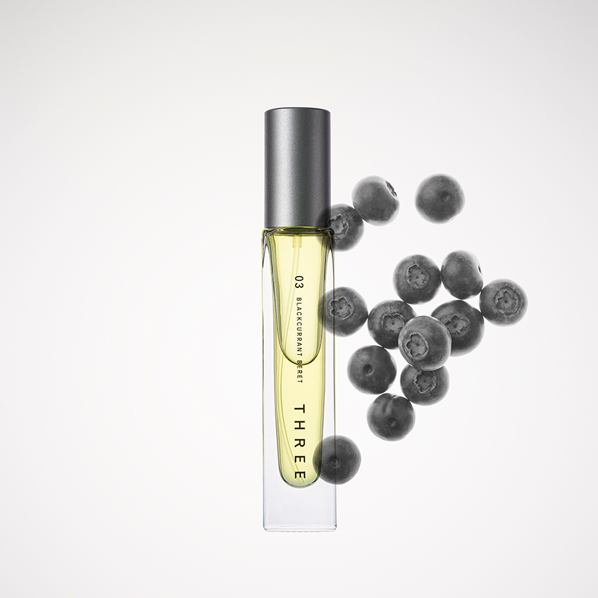 THREE エッセンシャルセンツ R（10mL） 03 BLACKCURRANT BERET
