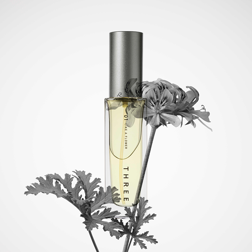 THREE エッセンシャルセンツ R（30mL） 01 LIKE A FLOWER
