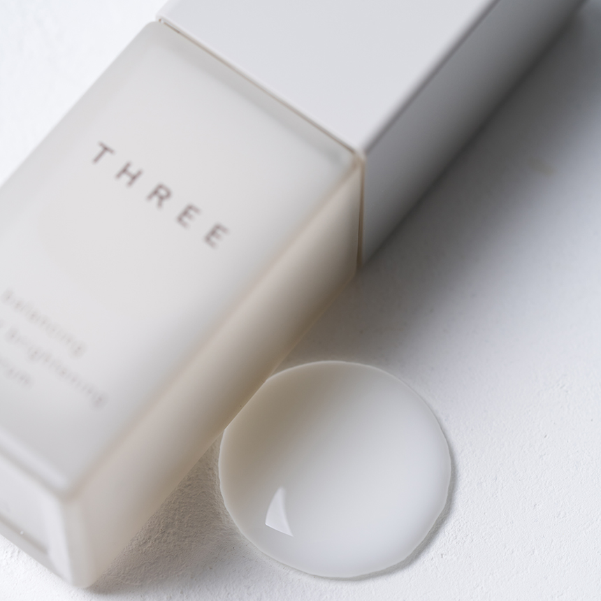 THREE バランシング バリア ブライトニング セラム